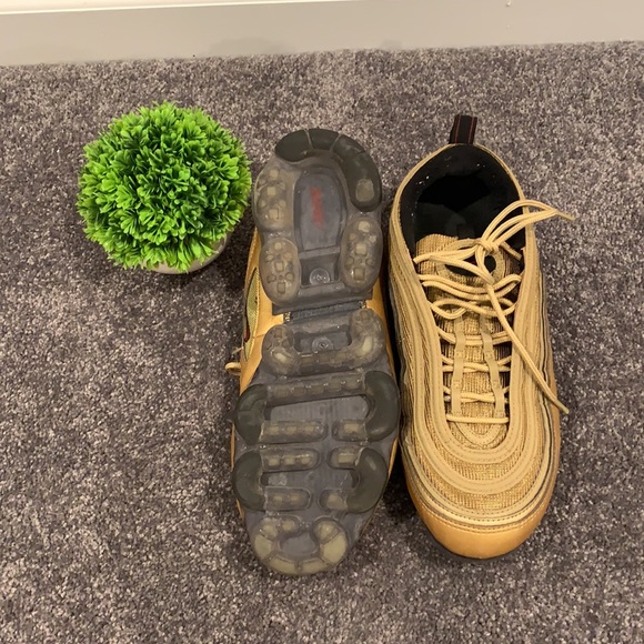 Nike Air VaporMax 97 Metallic Gold - Picture 4 of 12